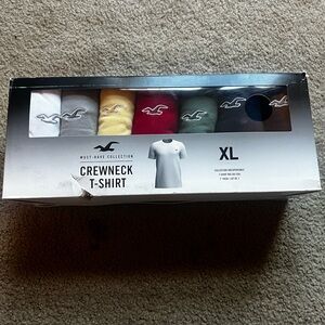 Men’s XL Brand new in box Hollister crewneck tshirts